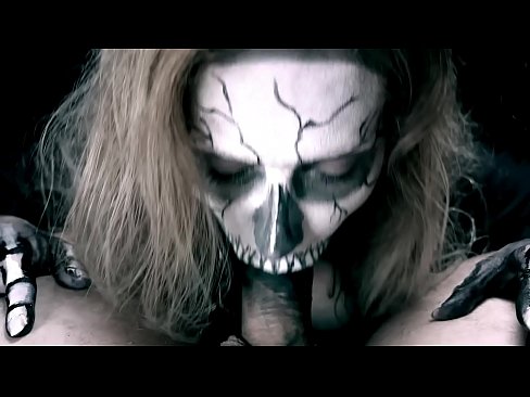 ❤️ Demoon meisie suig haan met haar swart mond en sluk cum. ❤ Porno by ons af.hentai-for.ru ❌️❤